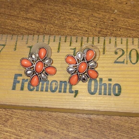 Boho Jewelry - Vintage Style Coral Orange & Silver-Tone Floral Cluster Stud Earrings – Boho...